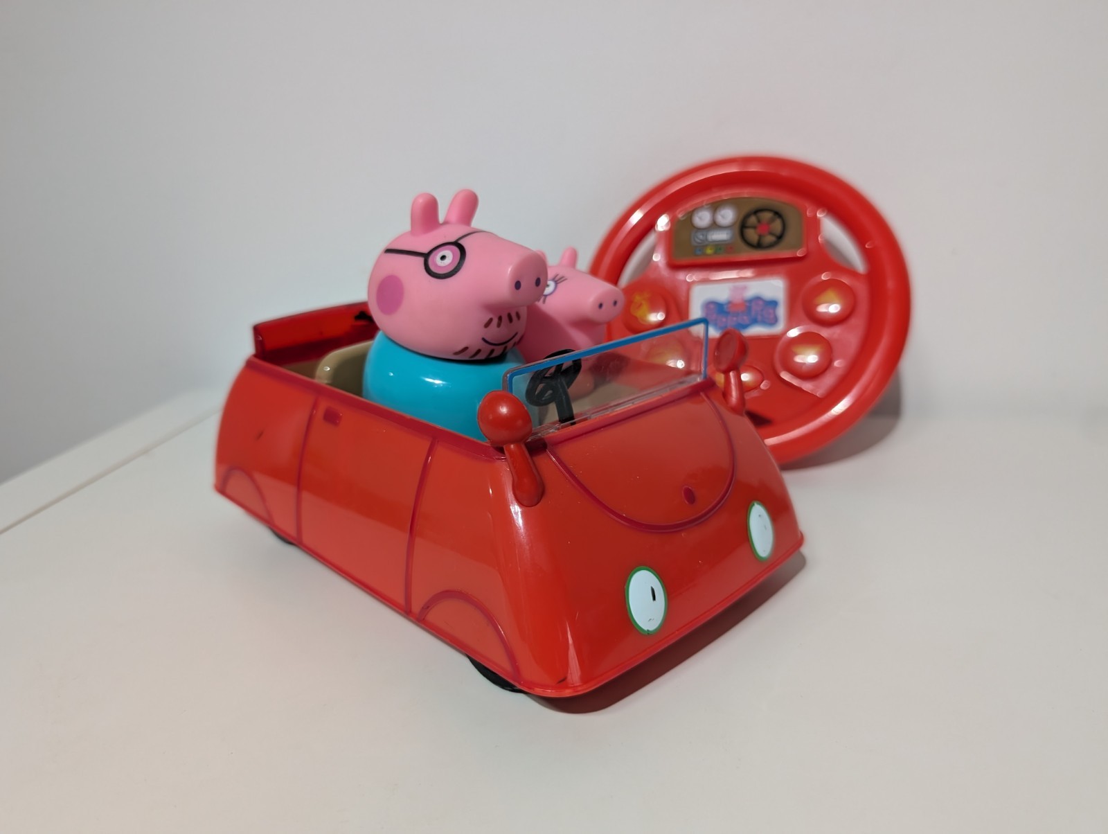 Peppa Pig Drive & Steer RC Remote Control Battery Toy Family Car (Not Working) 