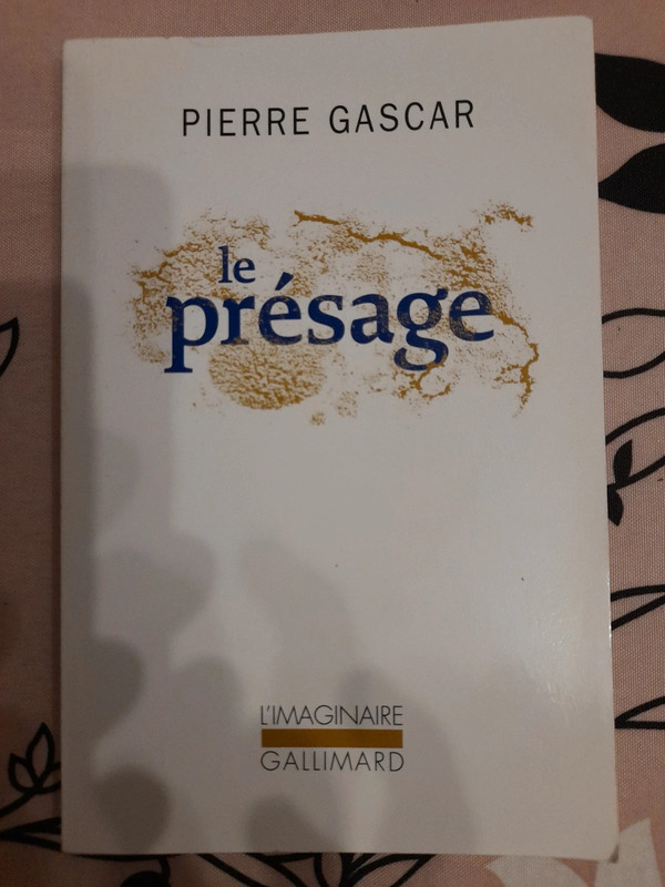 Livre, le pr��sage