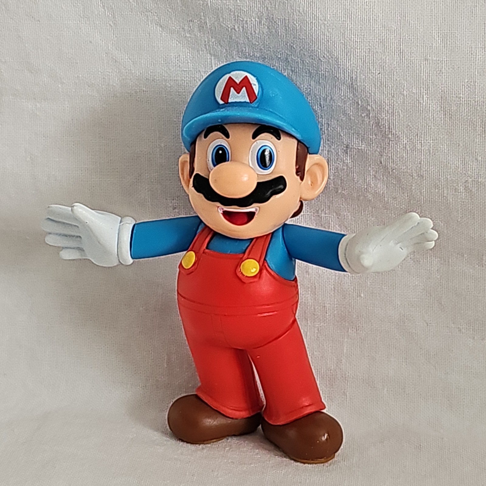 Jakks Pacific Super Mario 2.5 in. Ice Mario