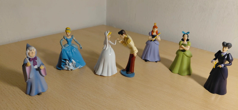 Lotto 7 Figure Cenerentola Disney - Sposa + Sorellastre Anastasia Genoveffa Matrigna - Rarissimo
