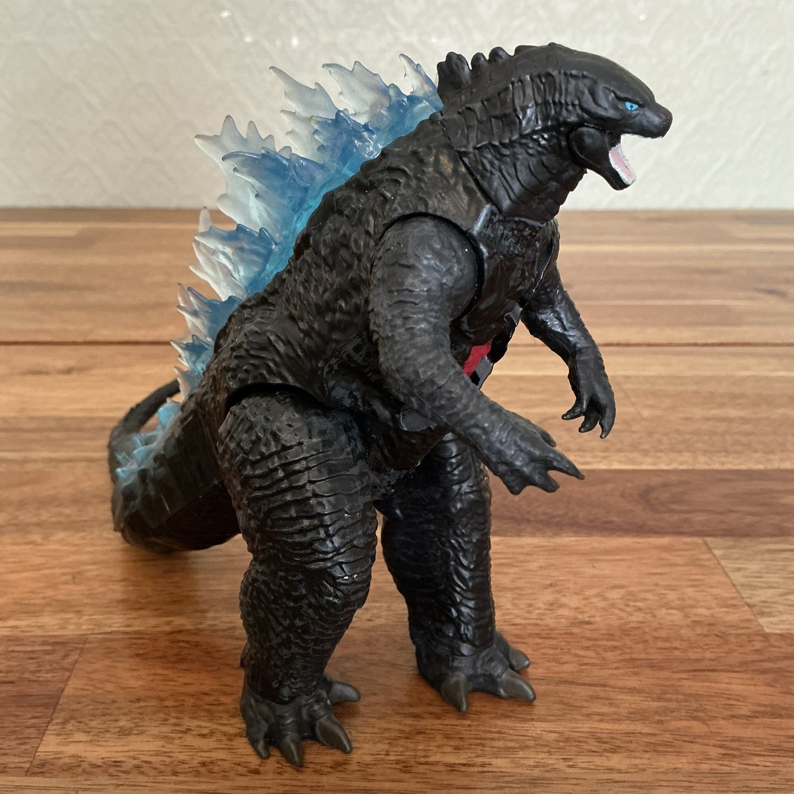 2020 Monsterverse Godzilla With Battle Damage on Chest Figure great condition 