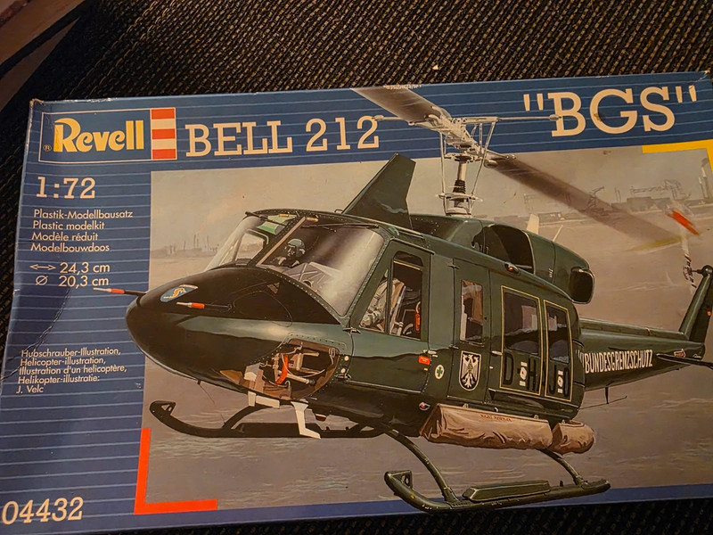 Revell 1:72  bell 212