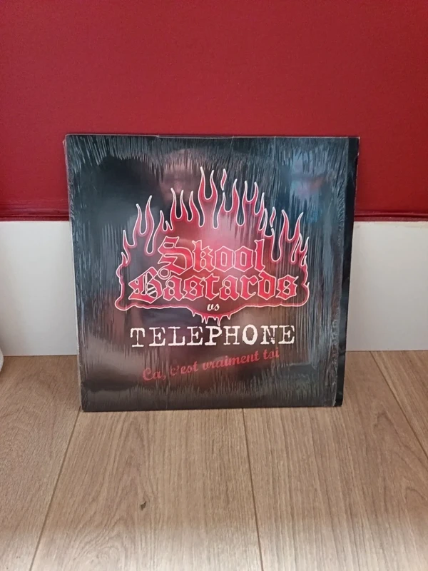 Vinyle skool bastards remix téléphone ça c'est vraiment toi