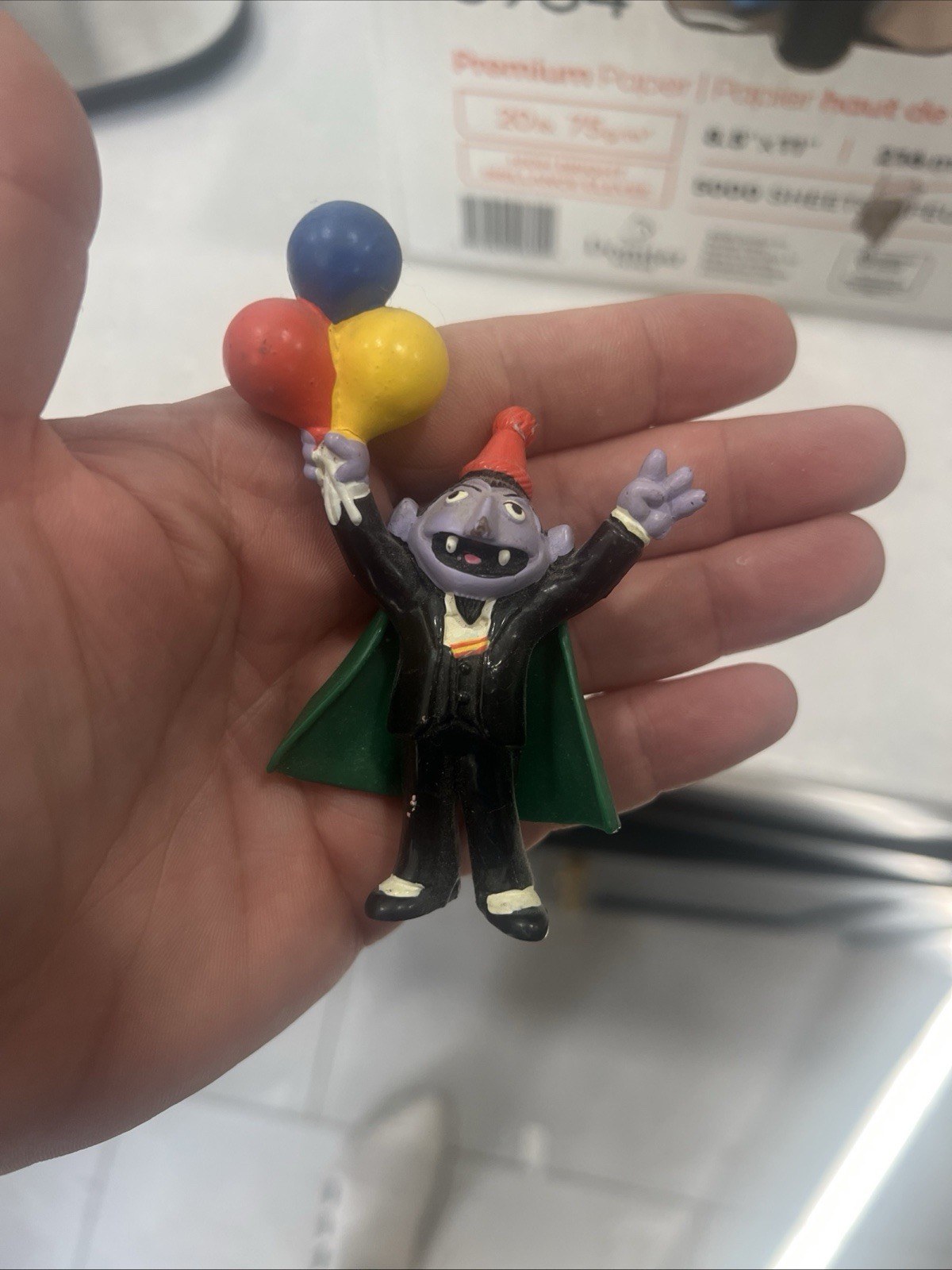 ARCO Count von Count Sesame Street Muppets Party Hat Balloons Figurine