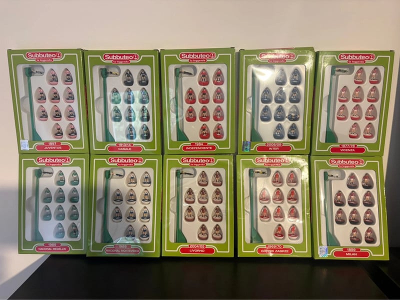 Lote de 10 equipos Subbuteo