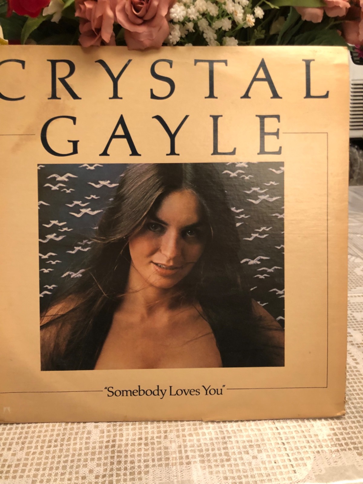 Crystal Gayle Somebody Loves You 12" Vinyl LP Record Cardboard Sleeve NM