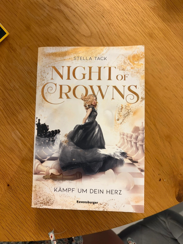 Night of Crowns - Kämpf um dein Herz