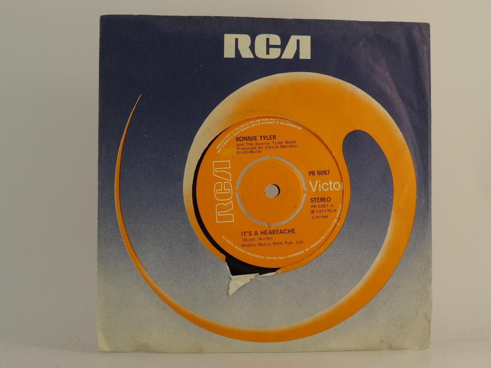 BONNIE TYLER IT'S A HEARTACHE (83) 2 Track 7" Single including Company Sleeve RC