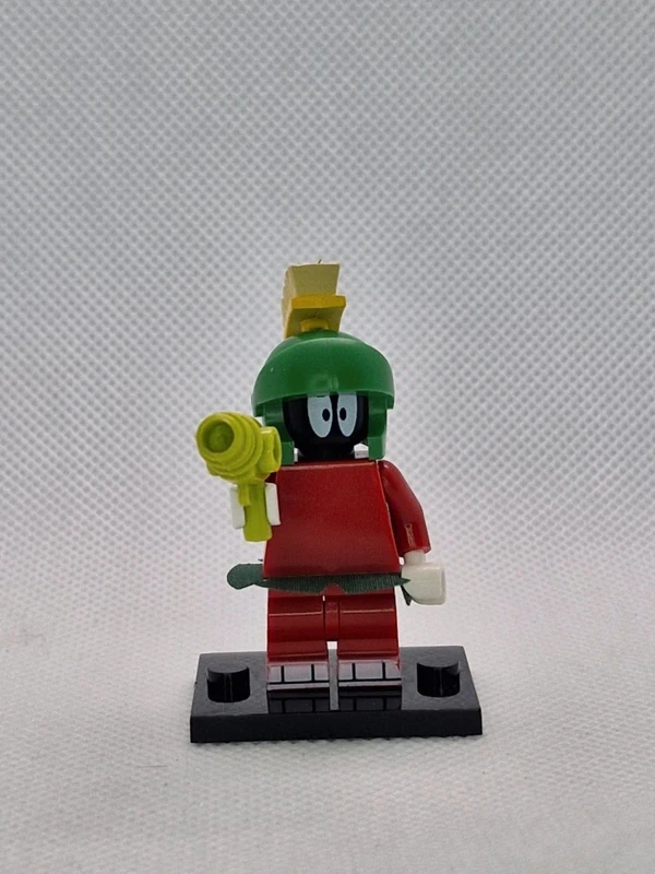 Personnage type lego – Marvin le Martien (Lego-style Character – Looney Tunes – Marvin the Martian)