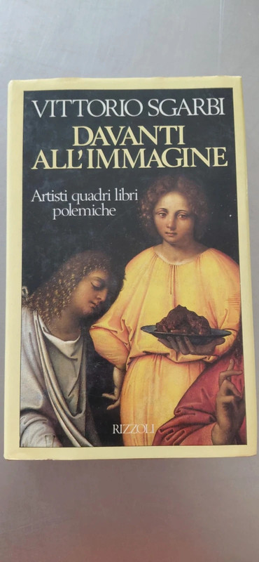 Davanti all'immagine