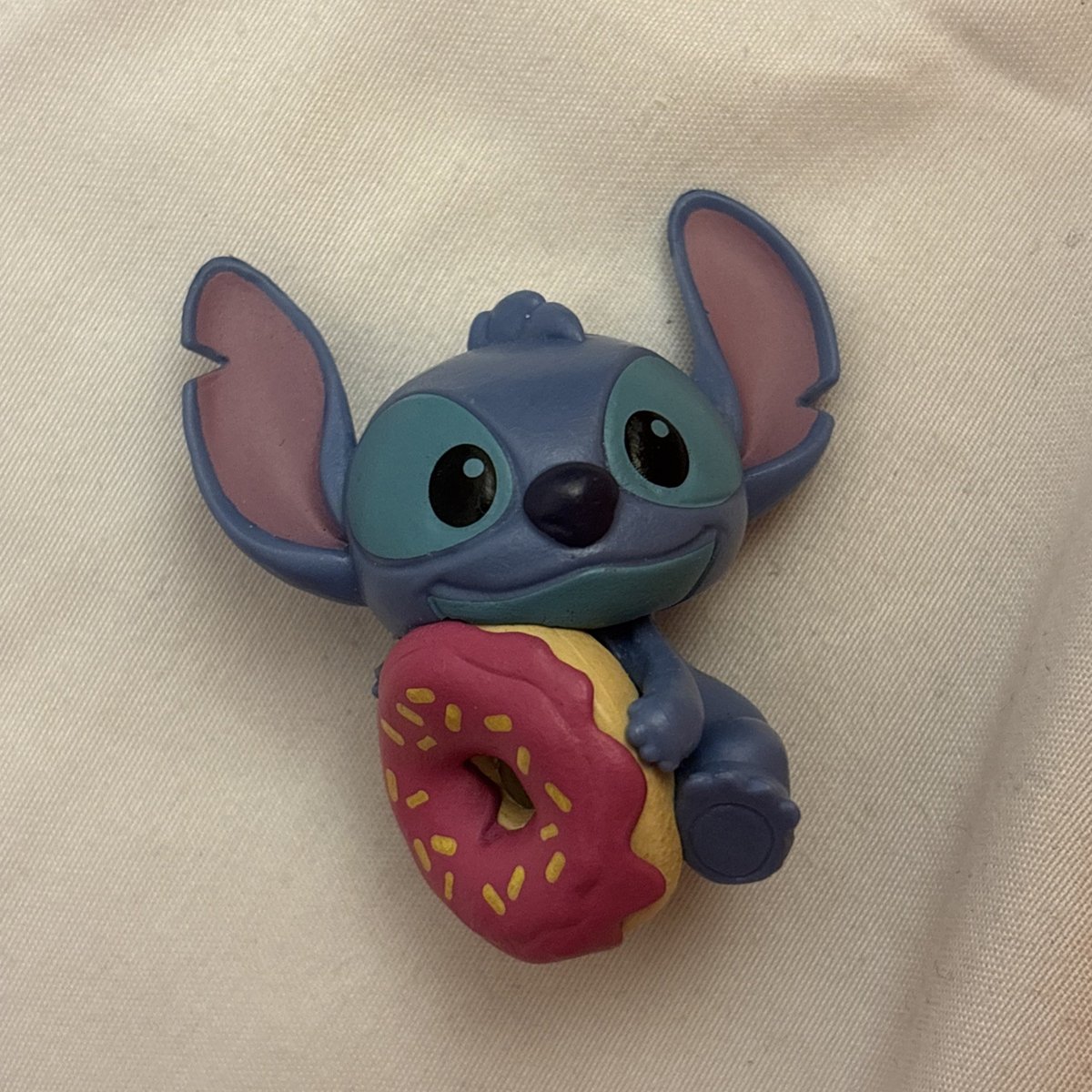 Modellino punto ciambella Just Play Disney Stitch Feed Me serie 3 NUOVO
