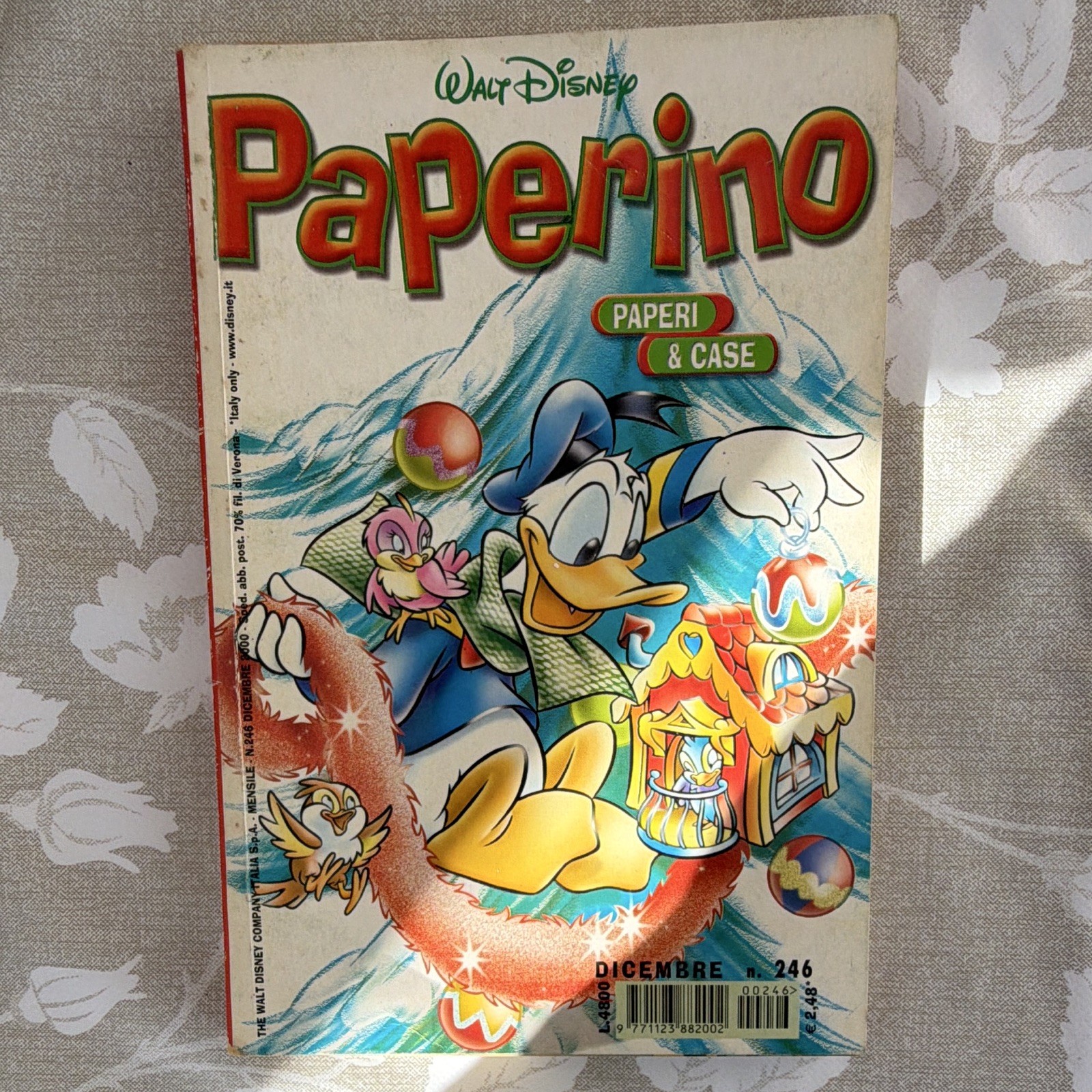 Disney Paperino n. 246 (2002) fumetto a colori italiano “Paperi & Case”