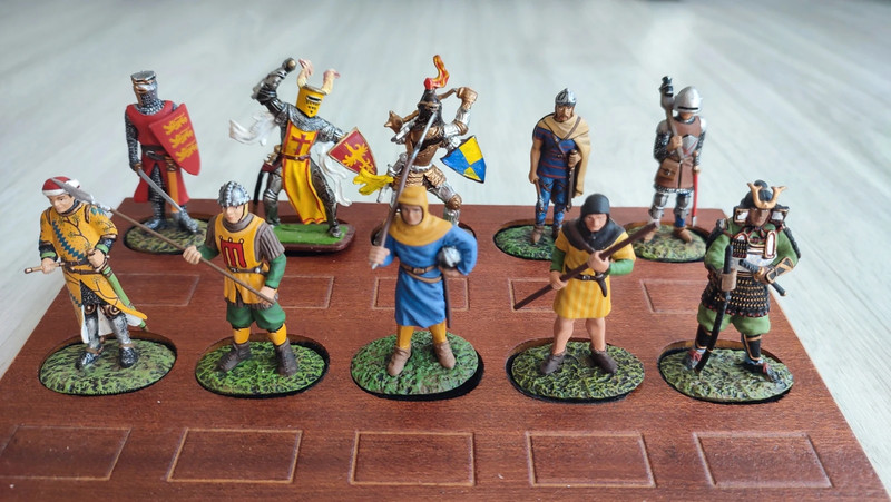 Lot de 10 soldats de plomb Moyen-âge