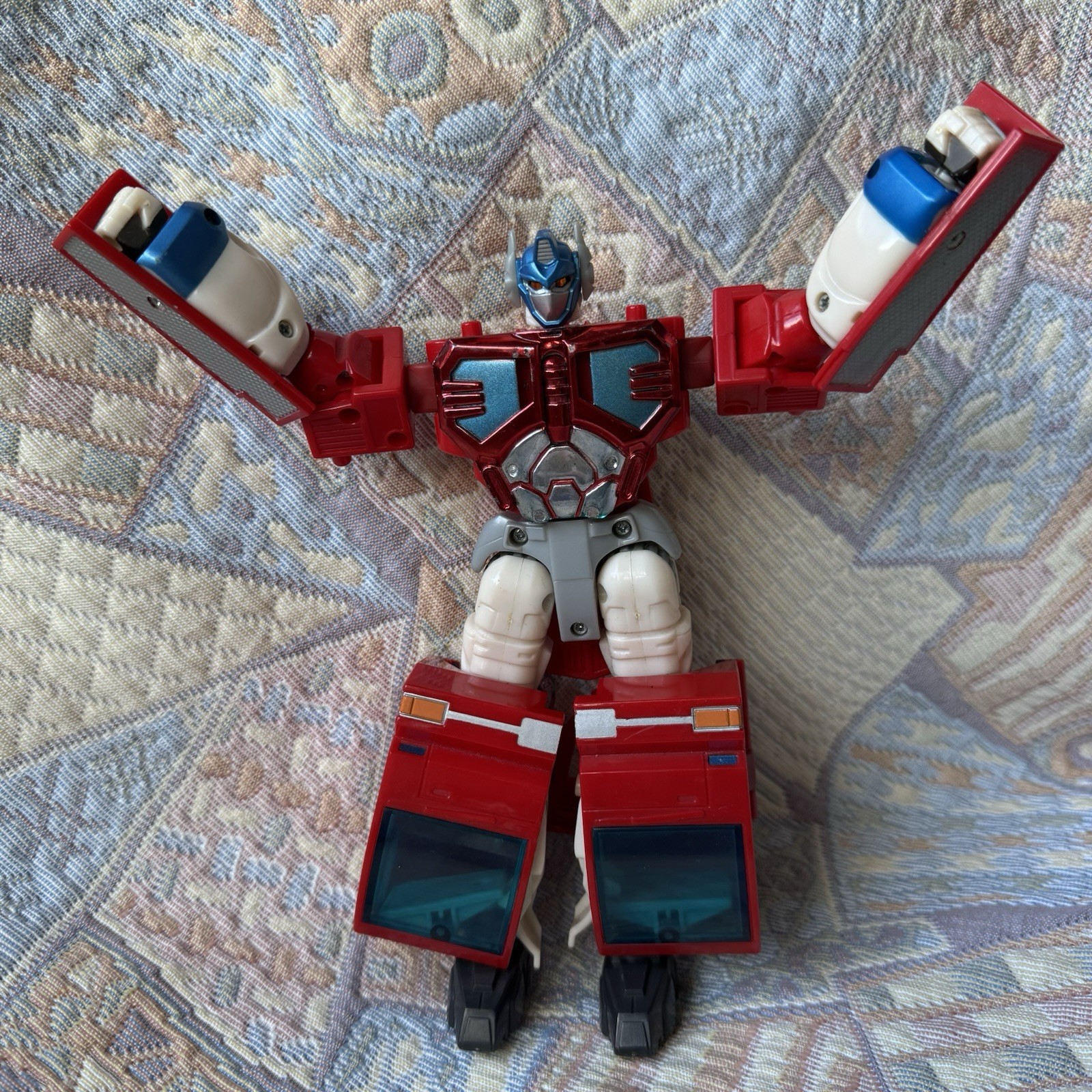 Optimus Prime Fire Convoy 2001 Transformers RID senza suoni. Senza pneumatici.