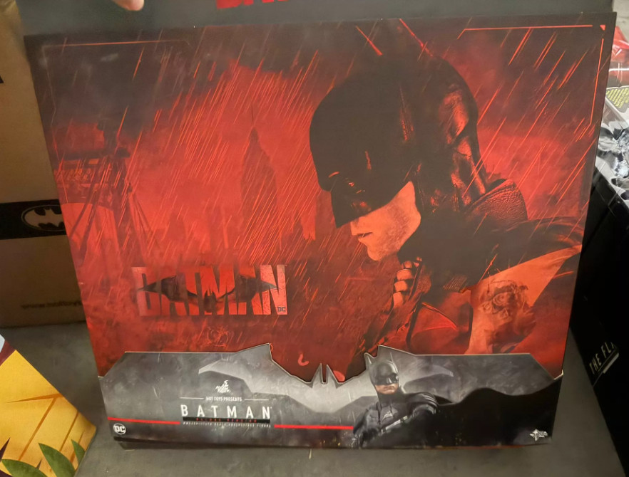 Hot Toys MMS639 1/6 The Batman - Modellino Batman versione Deluxe in magazzino