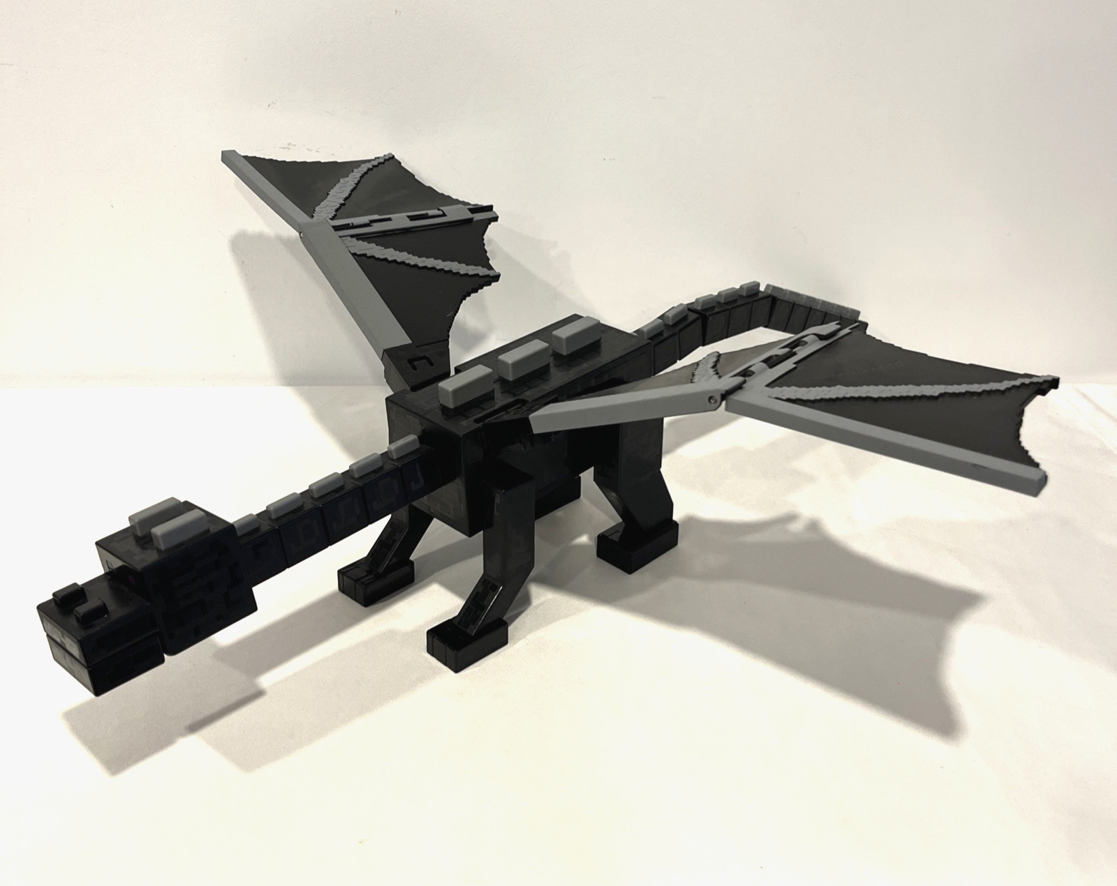 MINECRAFT ULTIMATE ENDER DRAGON 22" ACTION FIGURE W/ LIGHTS & SOUNDS 2020 MATTEL