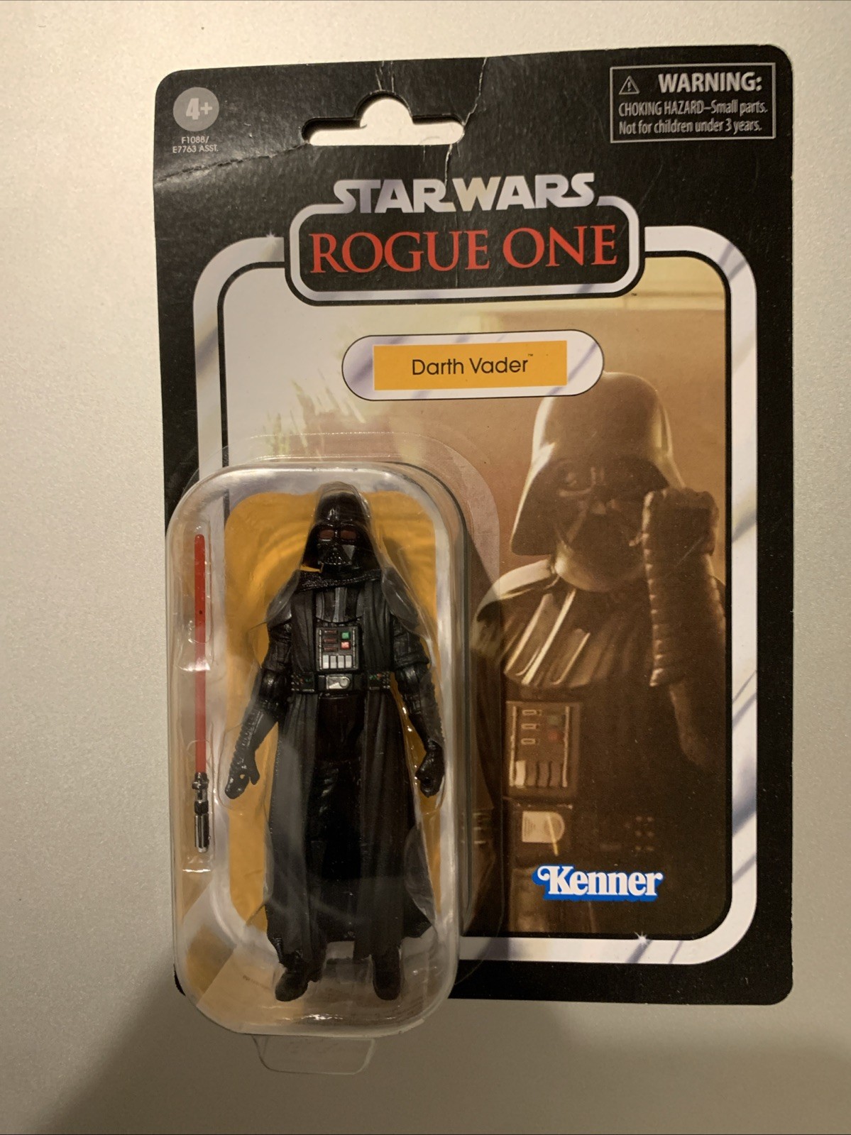 Star Wars Vintage Collezione Darth Vader Kenner Rogue One 1 VC178 3,75 Pollici TVC