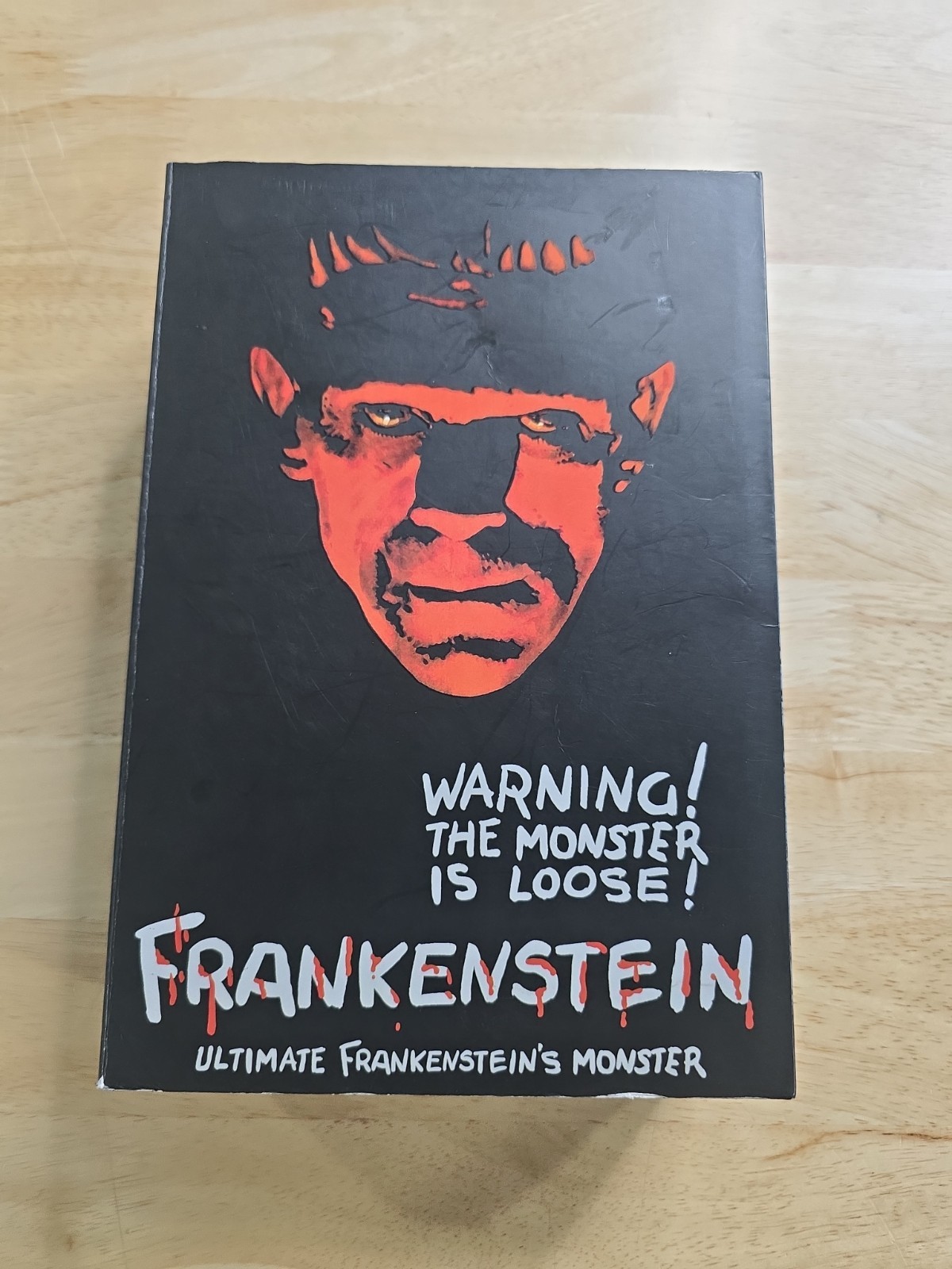 SCATOLA DANNEGGIATA MAI APERTA NECA Ultimate Frankenstein’s Monster Modellino 7 pollici