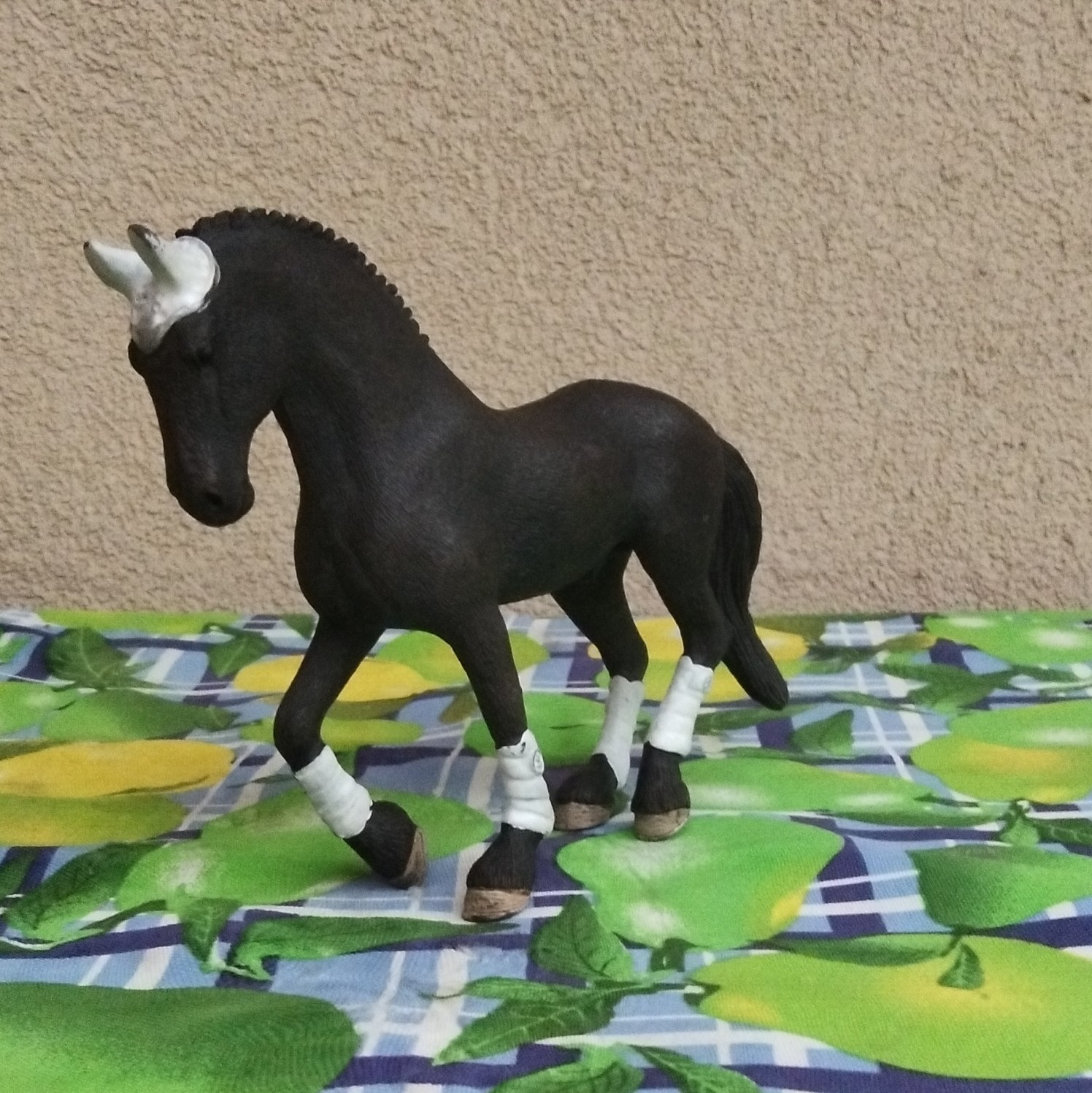 Statuina Cavallo Stallone Frisone Schleich