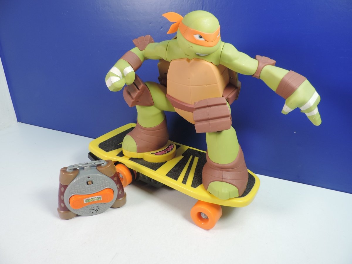 Telecomando R/C SKATEBOARDING MIKEY MICHELANGELO TEENAGE MUTANT NINJA TURTLES