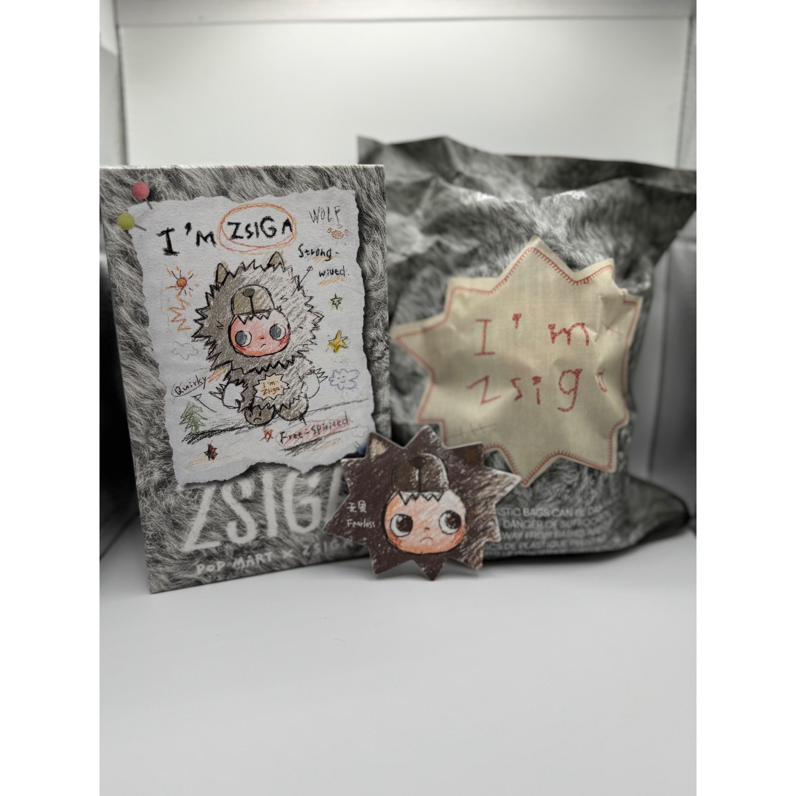 Pop Mart ZSIGA I'm ZSIGA Series Fearless Vinyl Peluche Ciondolo SEGRETO Nascosto