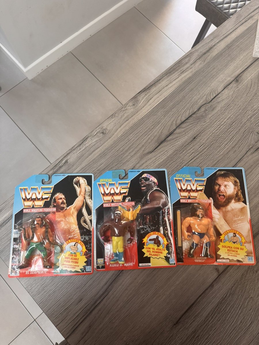 WWF Hasbro Hacksaw Jim Duggan, Koko B Ware & Jake Roberts con carte di supporto 