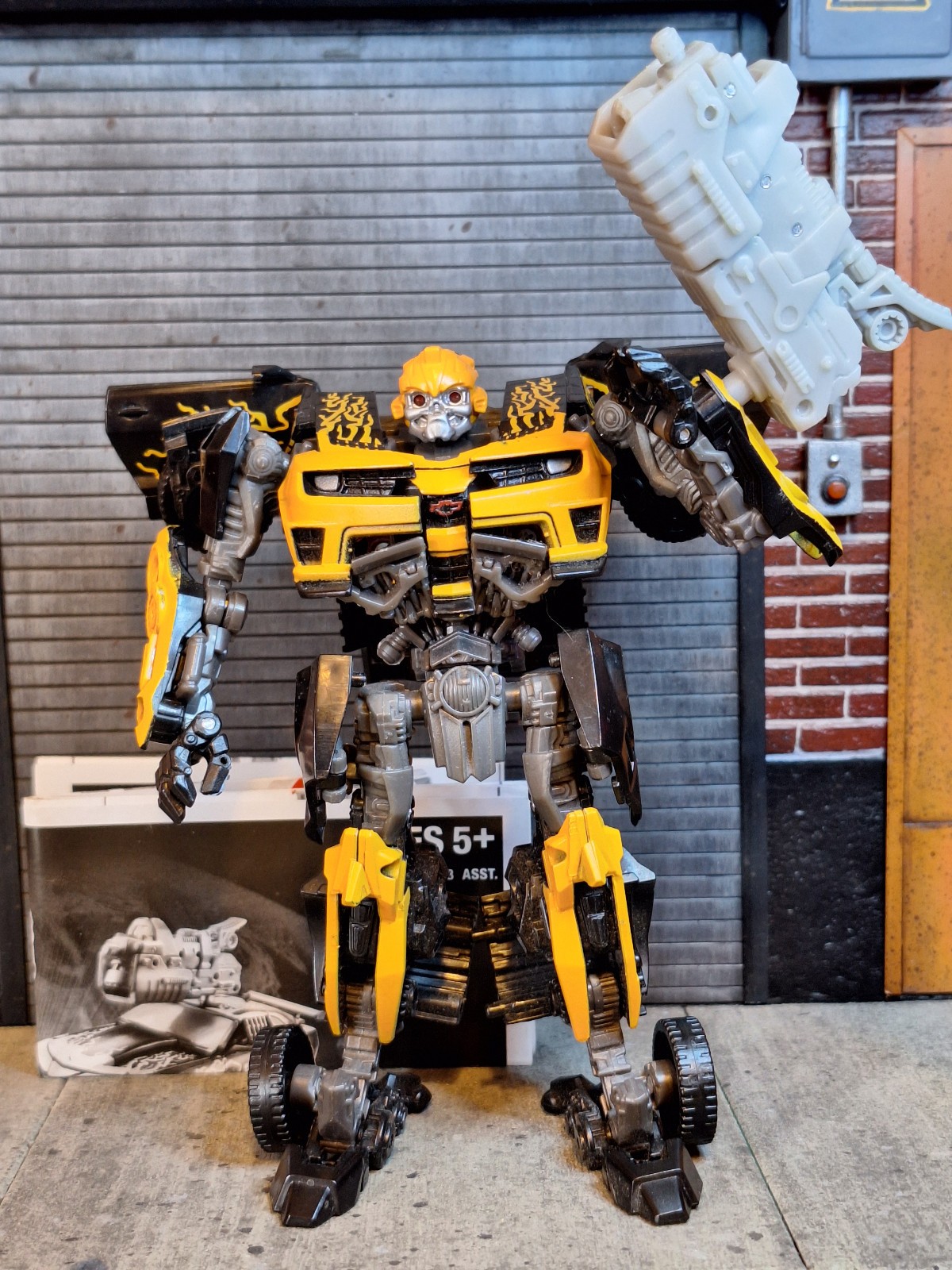 HASBRO Transformers Dark Of The Moon Cyberfire BUMBLEBEE completo!