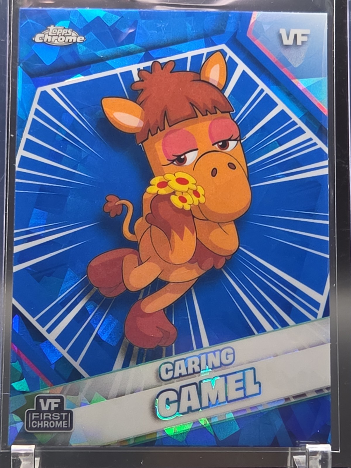 2026 Topps Chrome VeeFriends *Zaffiro* Caring Camel #44 SP Edizione Limitata