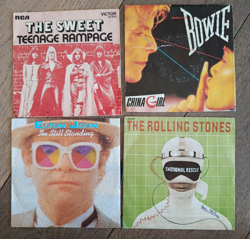 4 vinyles 45t Bowie, Elton John, Rolling Stones