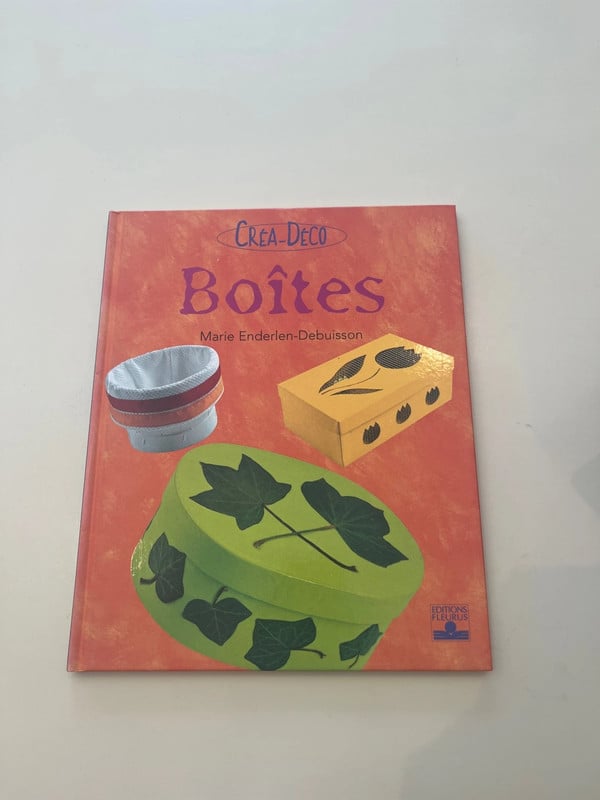 Livre activité manuelle « boîtes »
