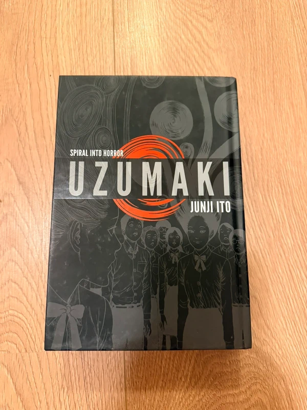 Uzumaki (3-in-1 Deluxe Edition) (Junji Ito) - Junji Ito
