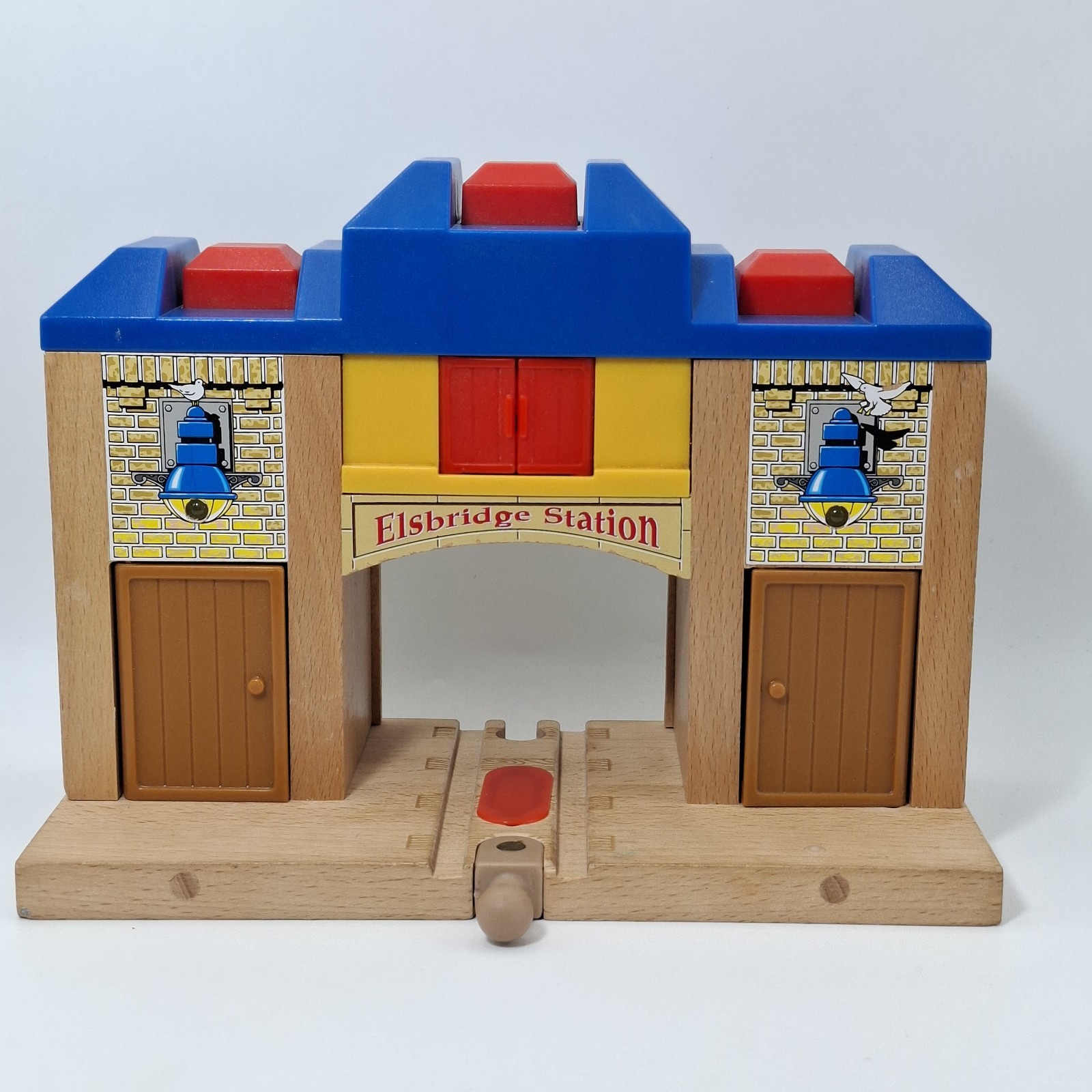 Thomas The Train & Friends All Aboard Elsbridge Station Wooden Railway 2008