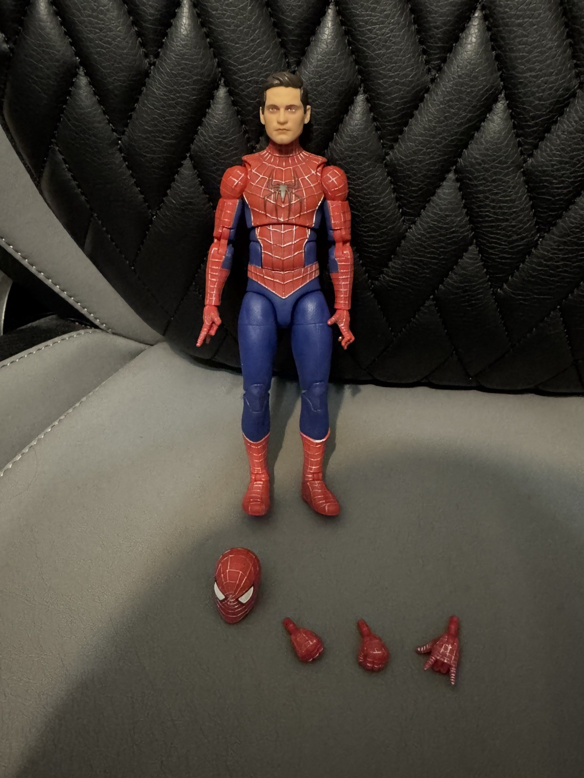 Marvel Legends Friendly Neighborhood Spider-Man No Way Home Figura Tobey Maguire