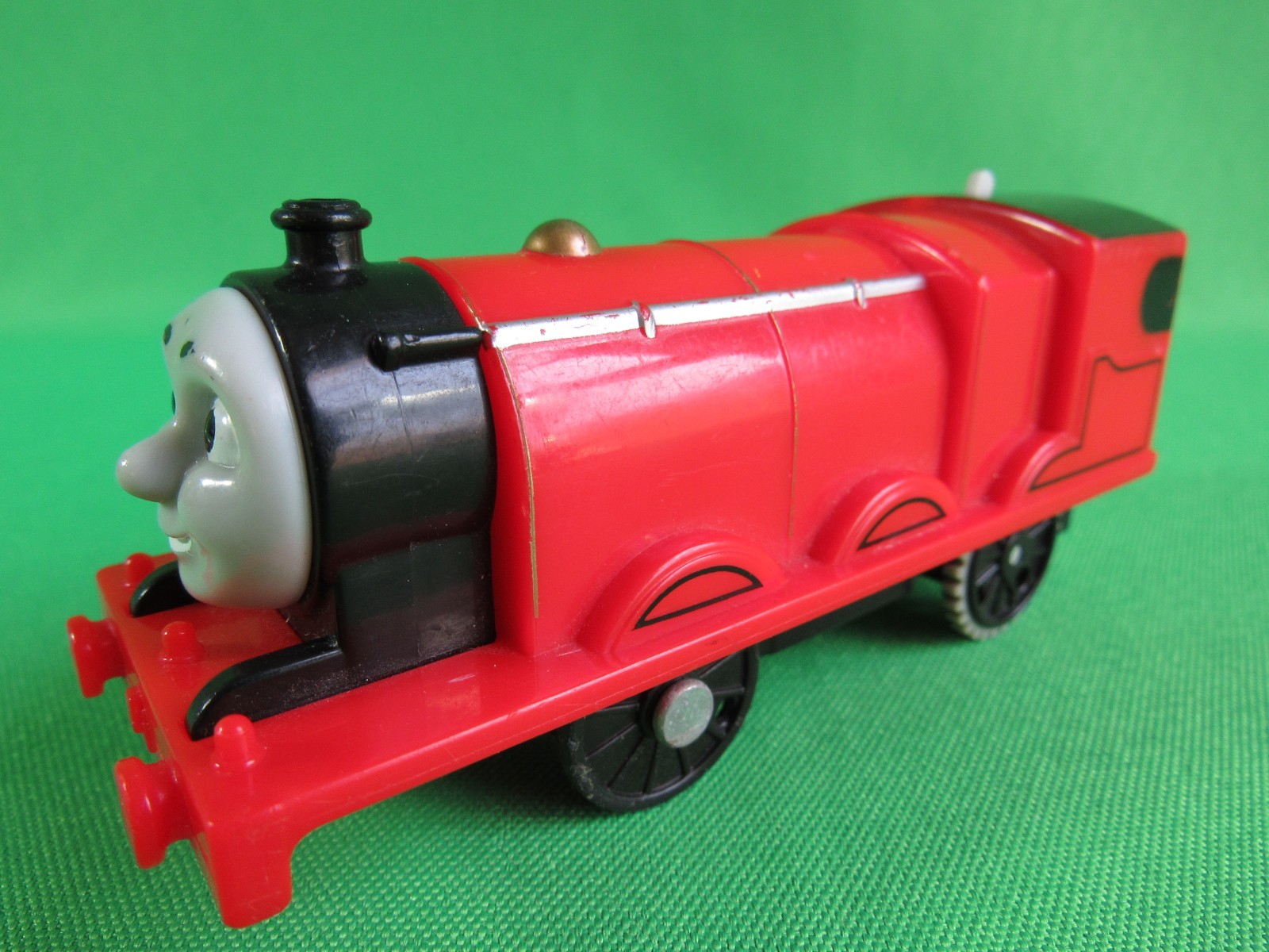 James Motorized Thomas Trackmaster Tank Engine 2013 - PARTS ONLY NOT WORKING