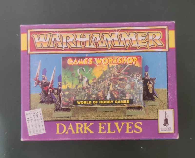 Warhammer Fantasy Dark Elves Box 1996 8x Monopose with Shields and Transfers