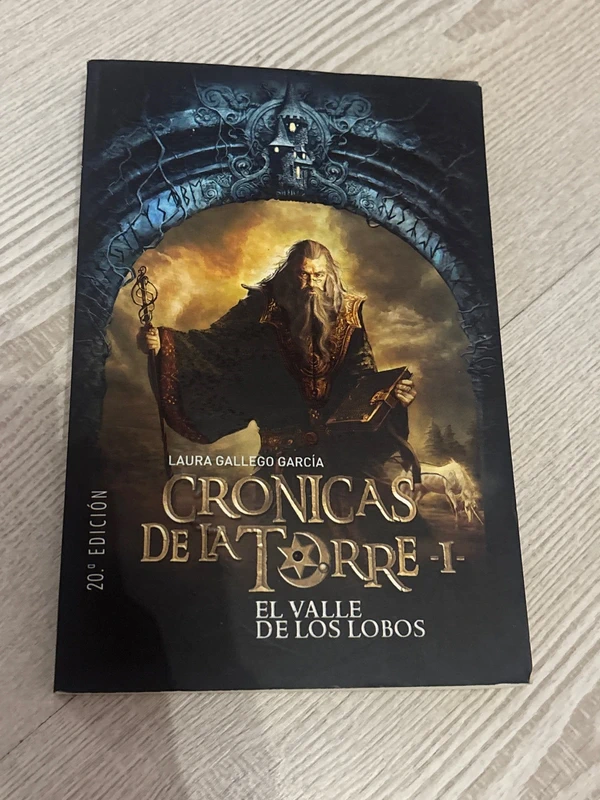 Libro crónicas De la Torre