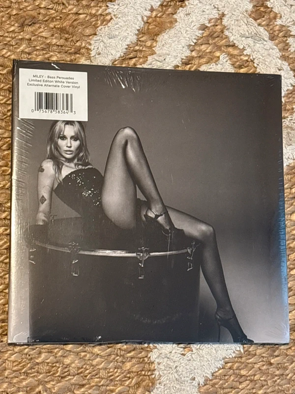Vinyle Bass Persuades Miley Cyrus édition limitée store US couverture alternative maybelline
