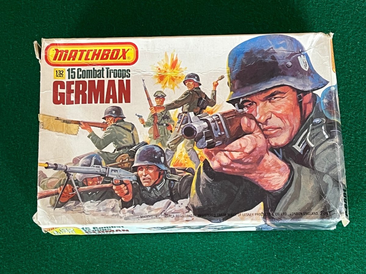 1:32 Matchbox soldatini di plastica P6001 "German" 15 figurine, completo di scatola originale 1976!