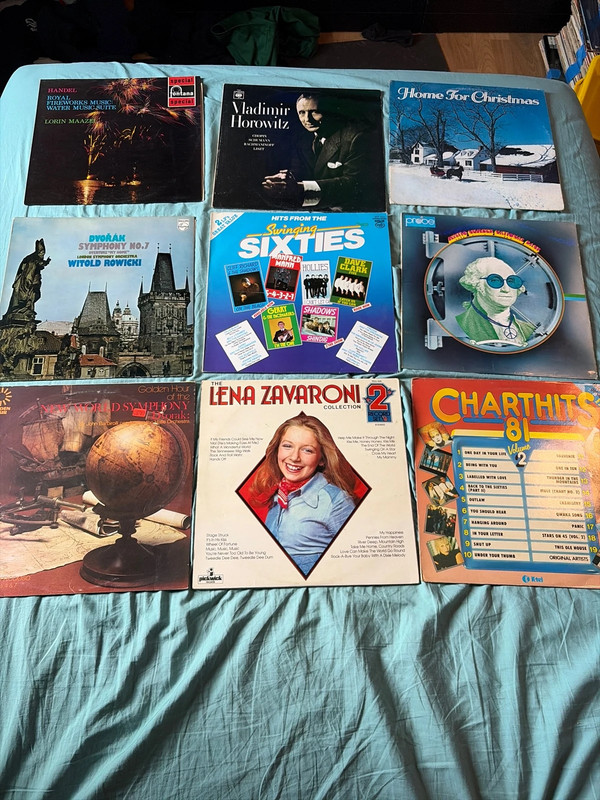Lot de 18 vinyles numéro 10