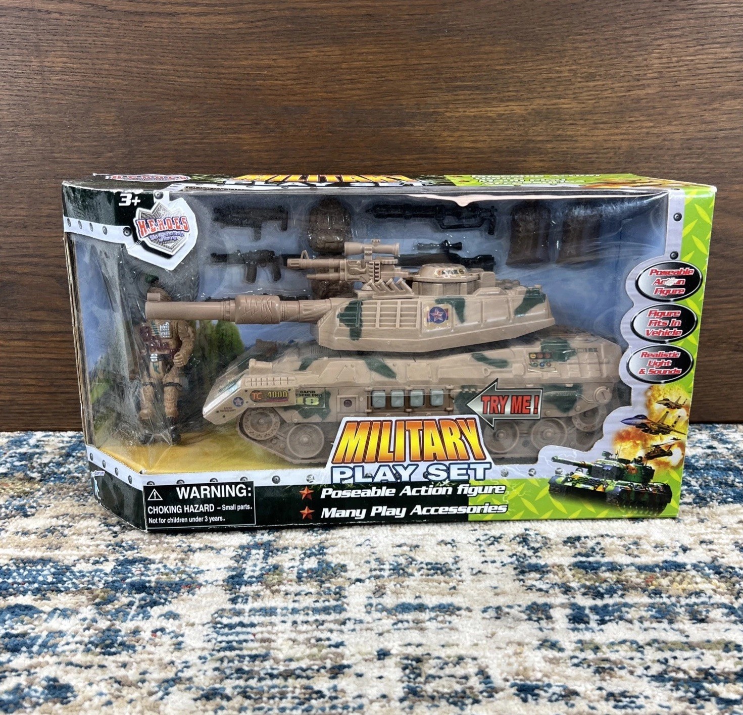 TRUE HEROES-DUAL SET MILITARE, BATTLE TANK con suoni di luci, carro armato con ruote nuovo con scatola