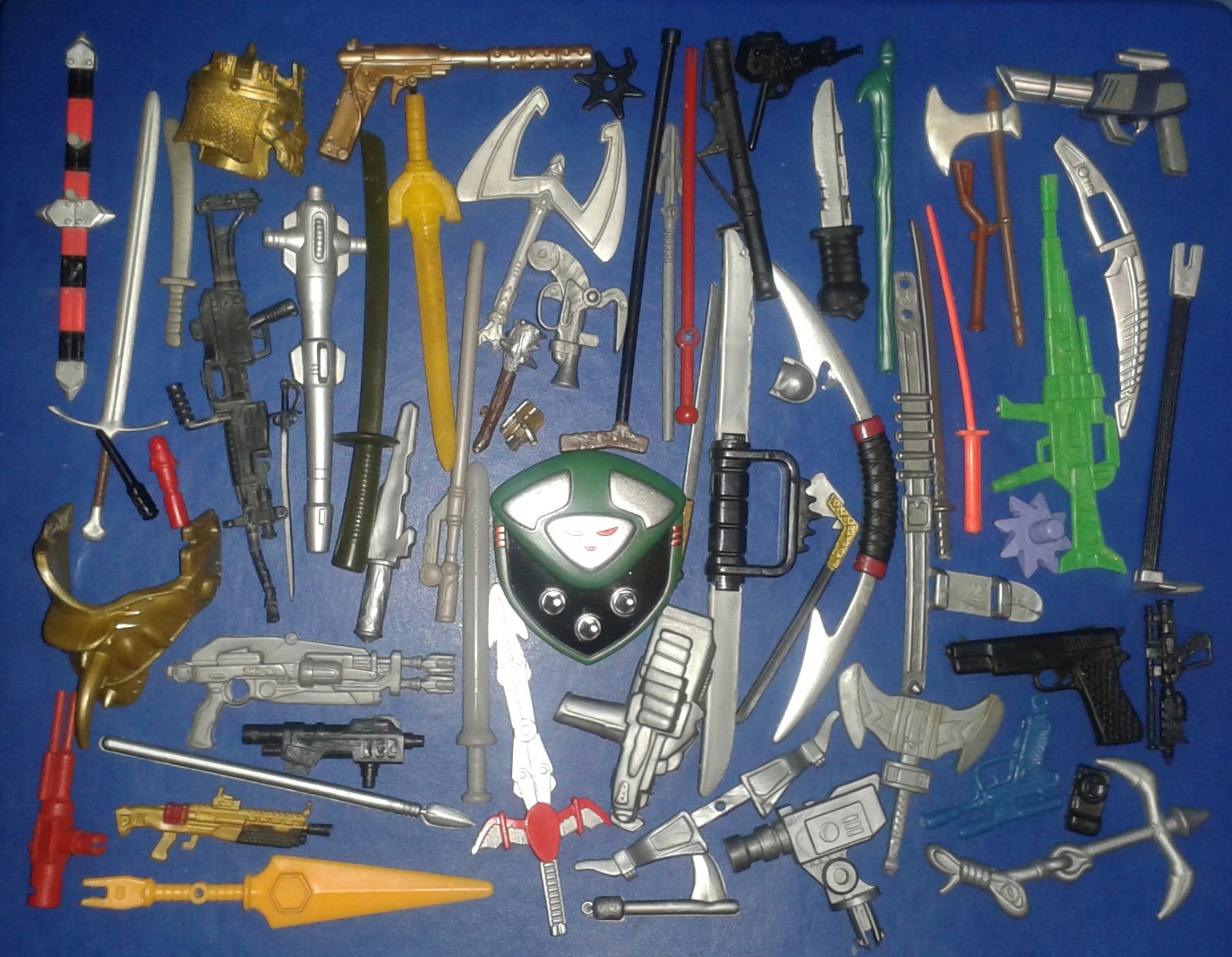 * VARIOUS WEAPONS / ACCESSORIES (19) FOR ACTION FIGURES* VARIOUS SIZES AND MAKES