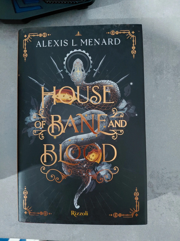 House of bane and blood di Alexis L. Menard