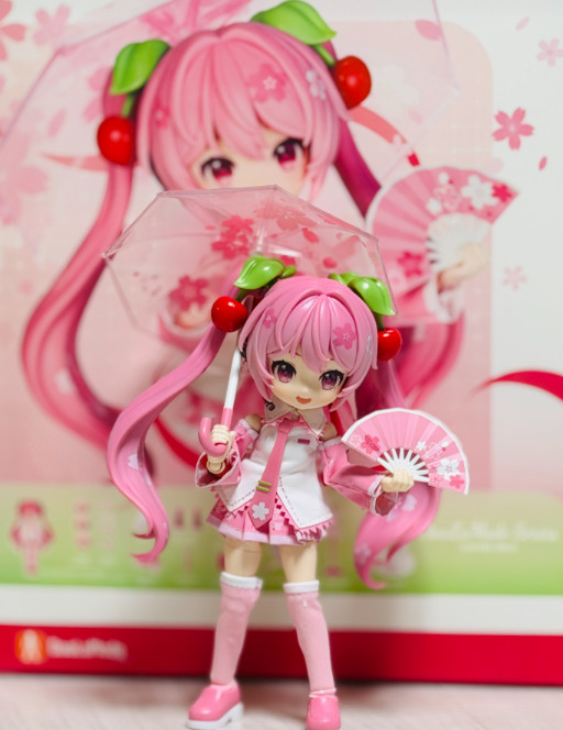 Blokees Hatsune Miku Sakura Miku Fantastic Serendipity EX02 Model Kit