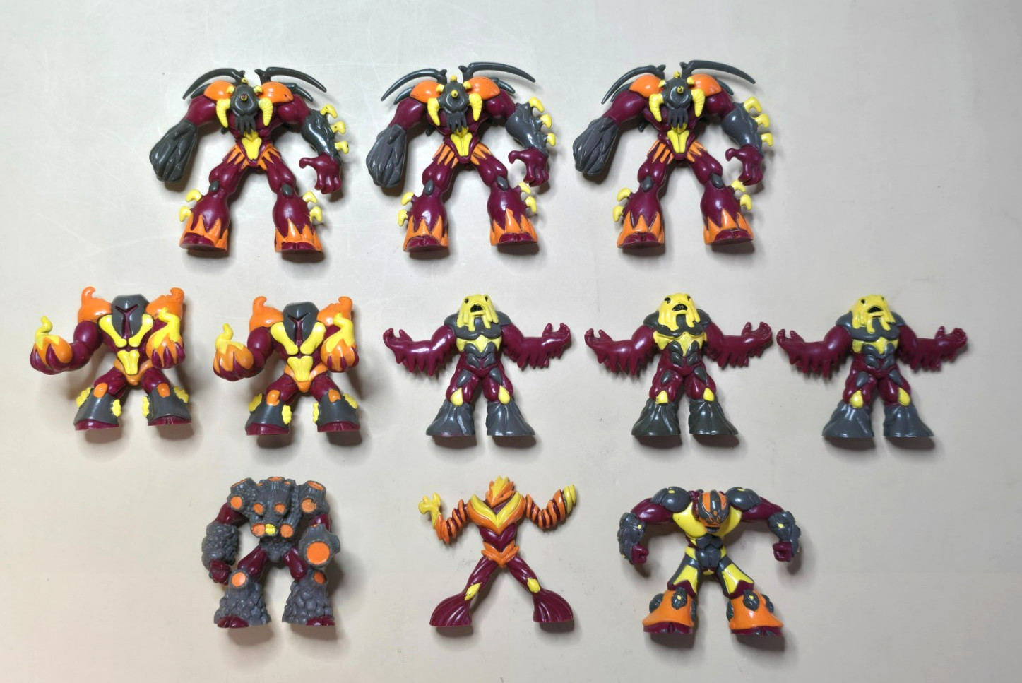 11 Gormiti Volcano Series 2 Deepdownfear Lord x3 Mysterious Knight Bombos Geyser
