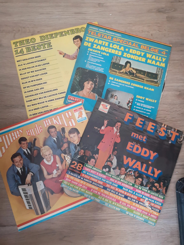 4 Nederlandstalige vinylplaten
