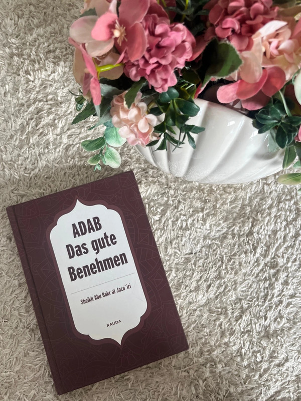 Adab Buch (islamisches Buch )