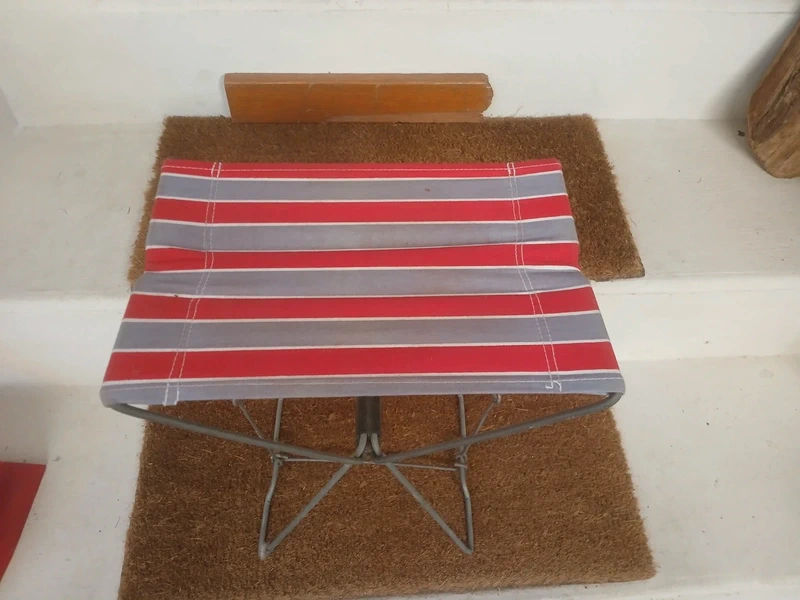 Petit tabouret neuf