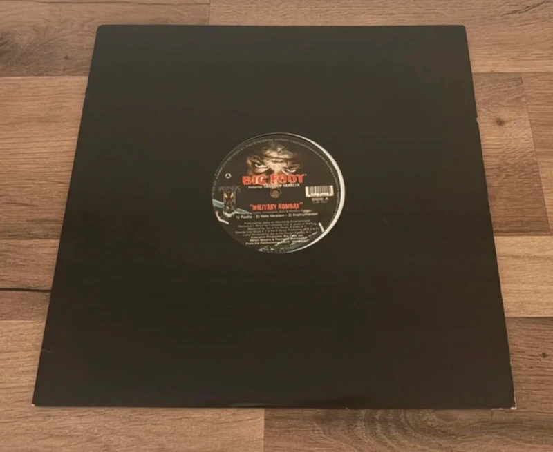 Disque vinyle / LP / 33 Tours / Maxi 45 T - Big Foot : Military Kombat / Bring It