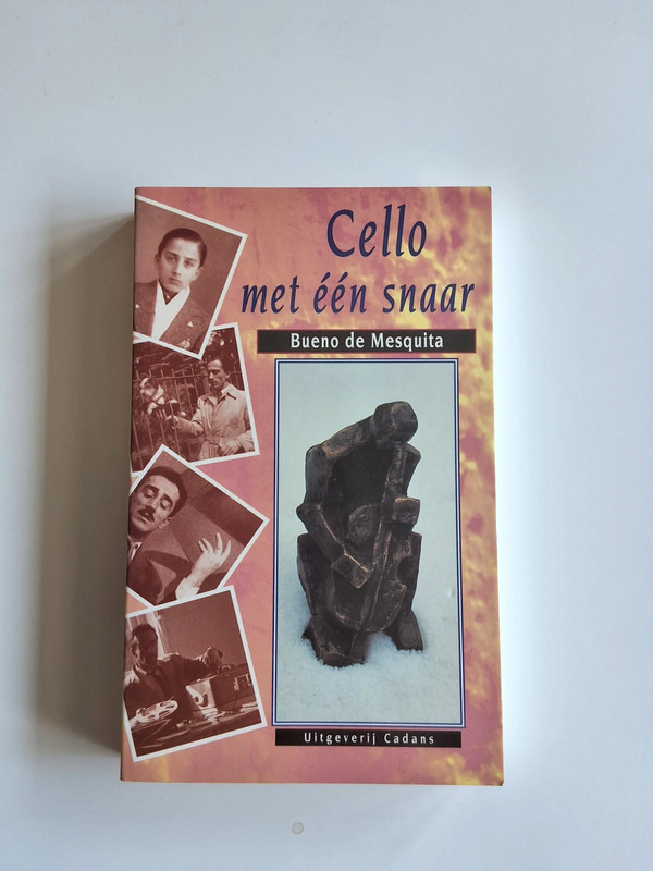 Cello met een snaar.