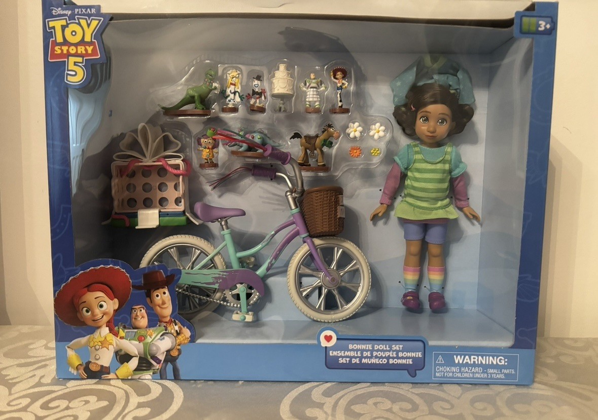 Nuovissimo set bambola Disney Bonnie Toy Story 5 2026 Forky Just Married Playset